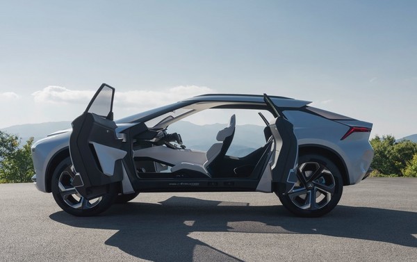 車迷看過來　三菱新世代EVO將以跨界SUV與四門雙車型重生（圖／翻攝自Mitsubishi）