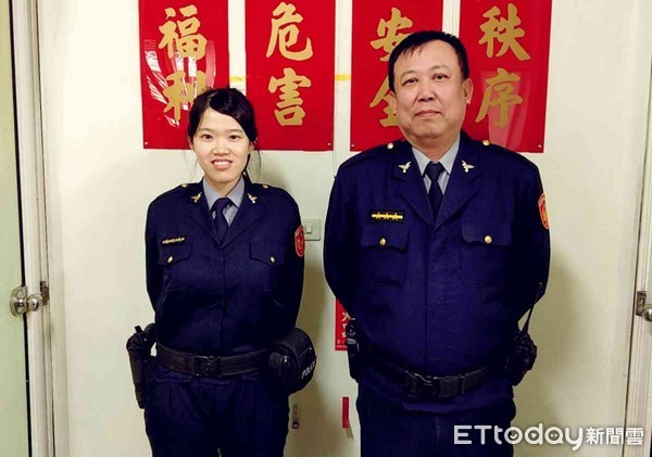 ▲台南市警六分局鹽埕所警員陳登志、呂家如，護送酒醉的老翁平安回家。（圖／警方提供）