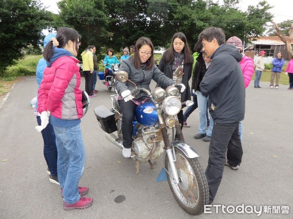 近年來女性員工比例逐漸增加，台東林管處為強化人力運用彈性，日前辦理打檔車訓練。訓練內容從狀況發生排除、基本保養維護，到實地操作騎乘一應俱全。（圖／台東林管處提供）