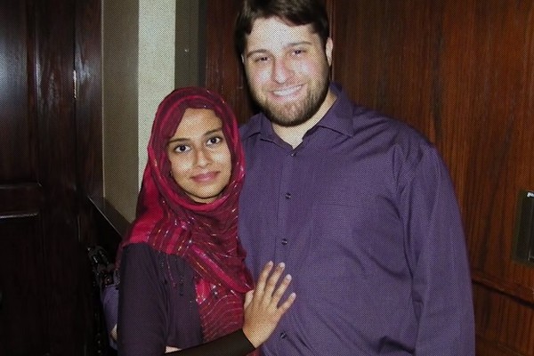 ▲▼被稱為美國ISIS第一夫人的喬亞（Tania Joya）與其極端分子前夫。（圖／翻攝自YouTube The Atlantic）
