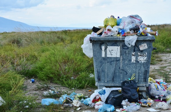 ▲▼垃圾、垃圾桶、髒亂、環保             。（圖／取自免費圖庫pixabay）