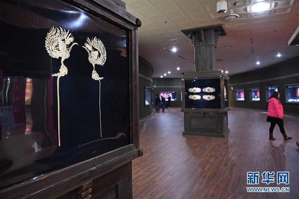 ▲▼江西省博物館展出百件明代王妃墓葬珍寶。（圖／翻攝自新華網）