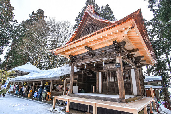 ▲山形自由行－熊野大社可愛粉紅兔御神籤　來找出代表幸福的第三隻兔子。（圖／Banbi 斑比提供）