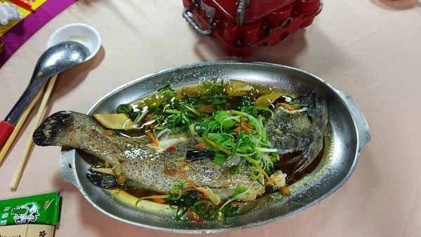 ▲赴宴網友抱怨，付一千多塊還沒飲料喝。（圖／翻攝自PTT，下同）