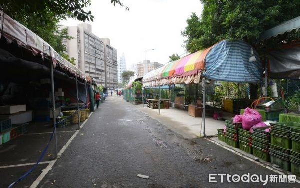 ▲市長鄭文燦視察虎頭山成功陸橋、橋下空間與週邊環境規劃。（圖／桃園市政府提供）