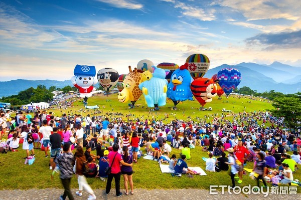 台灣國際熱氣球嘉年華獲世界知名旅遊頻道Travel Channel評選為世界12處令人驚艷的熱氣球嘉年華活動，與世界最大的美國阿布奎基熱氣球節（ABQ）及亞洲最大日本佐賀SAGA International Balloon Fiesta等併列。（圖／台東縣政府提供）