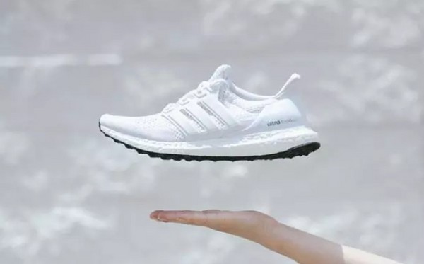 ▲「史上最强跑鞋」adidas Ultra Boost（圖／時尚頭條網│LADYMAX提供）