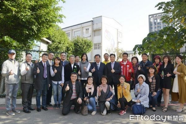 ▲桃園市長鄭文燦會勘「文昌國中活動中心暨幼兒園新建工程」。（圖／桃園市政府提供）