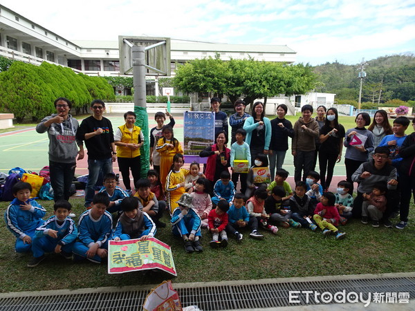   ▲台南市永福特教生與台南市最「高」學校，特偏遠的南化區瑞峰國小進行校際交流。（圖／永福國小提供）