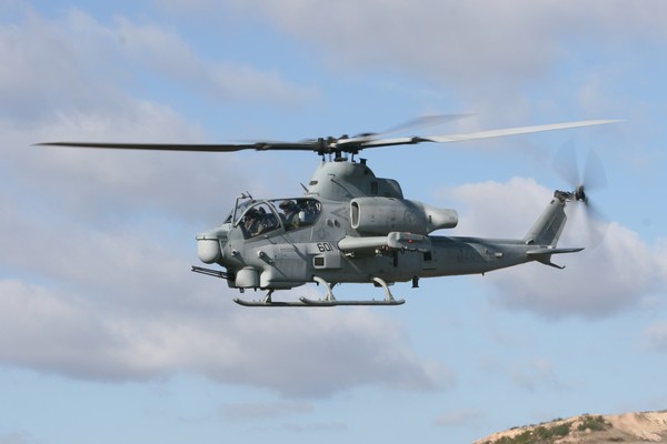▲▼AH-1Z「蝰蛇」直升機是由貝爾直升機公司製造，最高時速可達每小時411公里。（圖／翻攝自維基百科）