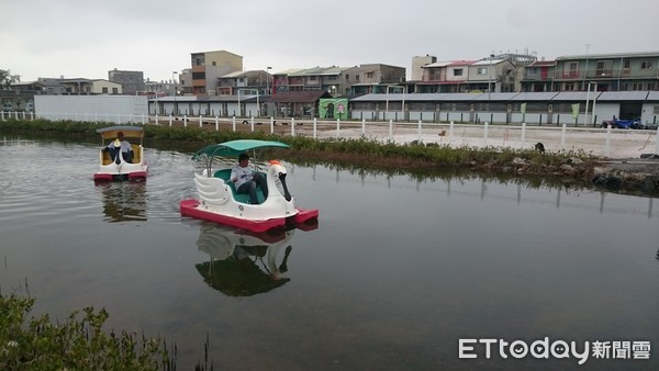 ▲▼台南北門婚紗美的越野沙灘車、天鵝船。（圖／北門婚紗美地授權提供，請勿隨意翻拍，以免侵權。）