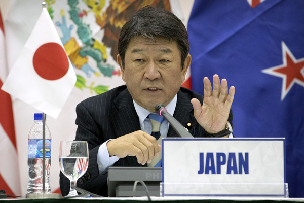 ▲負責談判的日本經濟産業大臣茂木敏充說，各國代表周二為達成TPP協議清除了最後障礙。（圖／達志影像／美聯社）