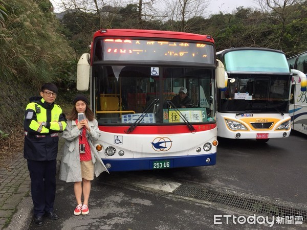 ▲山東23歲張姓正妹來台自由行，不慎弄丟手機，最後在公車上尋回，大讚台灣警察溫暖。（圖／記者劉亭翻攝）