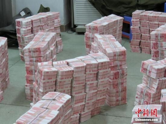 ▲▼廣東警方查獲2.14億人民幣的偽鈔。（圖／翻攝自中新網）