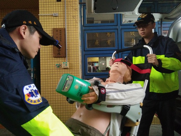 ▲新竹市消防局獲贈5台｢Lucas（盧卡斯）自動心肺復甦機｣。
