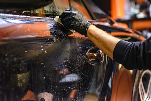 洗車首重乾濕分離、勤打蠟　小老婆也要除舊布新過好年（圖／翻攝自pixabay）