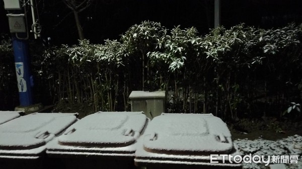 ▲上海大雪  。（圖／記者周怡德攝）