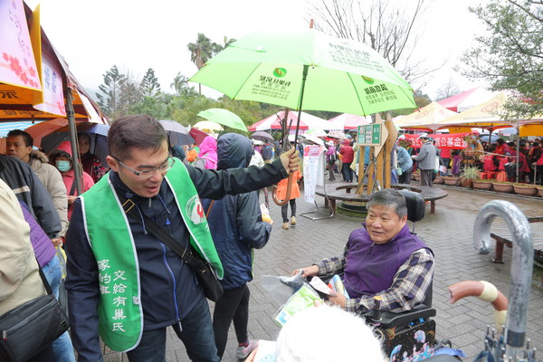 ▲▼有巢氏房屋台北興隆公園加盟店帶領近20名志工參與公益活動。（圖／記者陳佩儀攝）