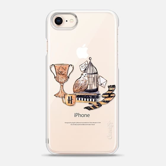 哈利波特手機殼（圖／網路翻拍）https://www.casetify.com/zh_TW/product/harry-potter-slytherin-transparent-pattern-fashion-illustration-african-american-girl-gold-glitter-teal-green/iphone8/snap-case?color=gold#/410600