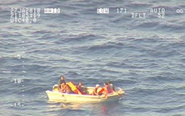 ▲▼ 友邦50人渡輪失蹤10天！　7名生還者漂流太平洋獲救。（圖／翻攝自推特／@NZDefenceForce）