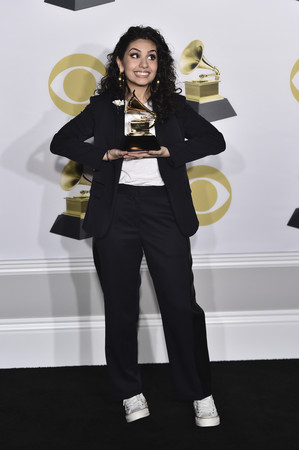 ▲21歲歌手艾莉西亞卡拉（Alessia Cara）拿下第60屆葛萊美獎最佳新人。（圖／達志影像／美聯社）