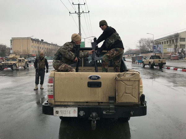 ▲▼ 阿富汗首都喀布爾29日清晨5點再度傳出槍響和爆炸聲，地點就在喀布爾的法希姆元帥大學（Marshal Fahim military academy）附近的軍事設施。（圖／路透）
