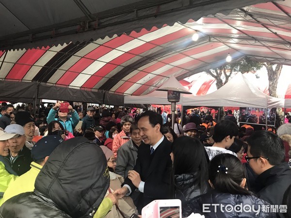 ▲▼林口分局揭牌成路，市長朱立倫到場致詞。（圖／記者陳豐德翻攝）