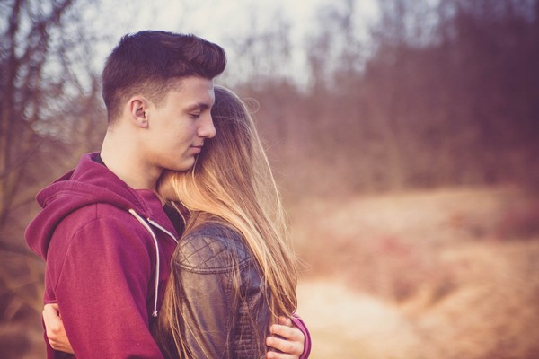 兩性,情侶,男女朋友,擁抱,親吻。（圖／pixabay）