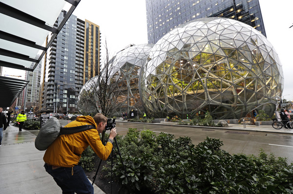 ▲美國亞馬遜公司（Amazon）近日在西雅圖啟用最新辦公大樓「生態圈」。         。（圖／達志影像／美聯社） 