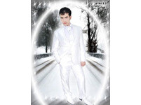 「天使系美男」艾哈邁德的超凡氣質讓人難以直視。(圖／取自網路)