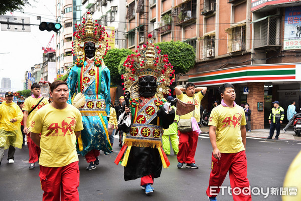 ▲▼永和保福宮遶境巡安,宗教信仰,祭祀習俗,藝陣,神將,陣頭,保生大帝,軒社,廟會。（圖／記者李毓康攝）