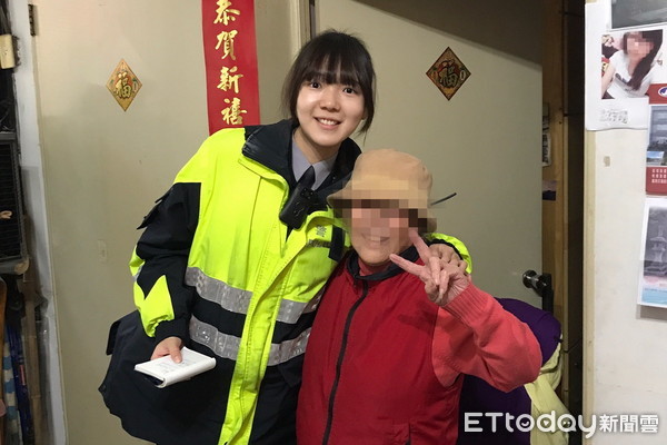 ▲▼獨居老婦感謝女警的貼心問暖。（圖／記者陳豐德翻攝）