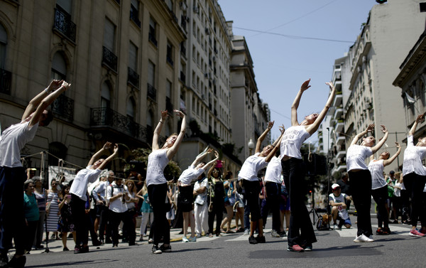 ▲▼ 刪減芭蕾舞團的經費消息一傳出震驚了在阿根廷的首都掀起軒然大波，因為這座城市是以富有文化底蘊而聞名。（圖／達志影像／美聯社）