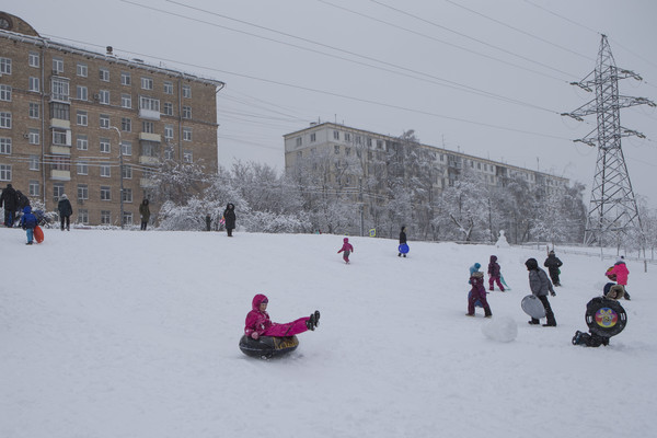 ▲▼ 莫斯科降下暴風雪，24小時之內的降雪量達到月均降雪量的一半，創下1957年以來的紀錄。（圖／達志影像／美聯社）