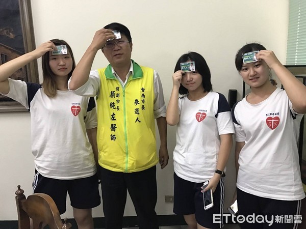 ▲身為內科醫師顏純左，參選台南市長針對婦女提出四項亮點政策。（圖／顏純左提供）