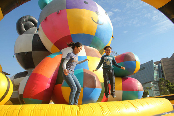 ▲▼世界最大氣墊遊樂園             。（圖／走在採訪的路上授權提供）