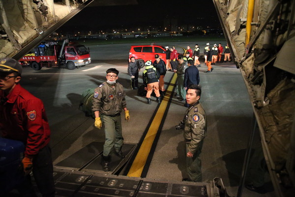 ▲▼空軍C-130支援花蓮救援任務 。（圖／國防部提供）