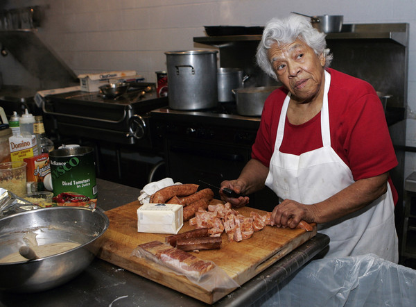 ▲▼美國路易斯安那州（Louisiana）95歲的傳奇女廚師崔斯（Leah Chase）。（圖／達志影像／美聯社）