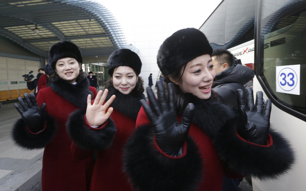 ▲北韓370位正妹啦啦隊抵達南韓，為平昌冬季奧運選手加油。（圖／達志影像／美聯社）