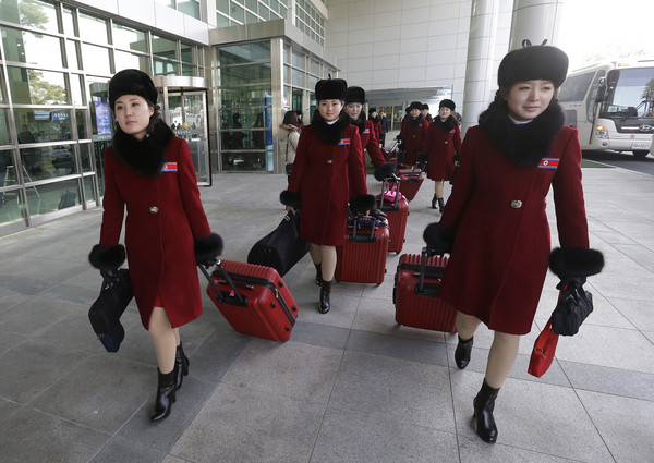 ▲北韓370位正妹啦啦隊抵達南韓，為平昌冬季奧運選手加油。（圖／達志影像／美聯社）