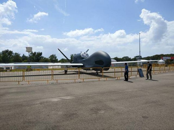 亮相新加坡航展的RQ-4全球鷹無人偵察機。（圖／翻攝自中華網）
