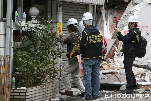 ▲▼0206花蓮大地震，震災後危險建築物鑑定。（圖／記者季相儒攝）