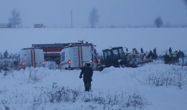 ▲▼ 俄羅斯薩拉托夫航空（Saratov Airlines）一架AN-148型客機11日於莫斯科近郊墜毀，導致機上65名乘客以及6名機組員全數罹難。（圖／路透社）