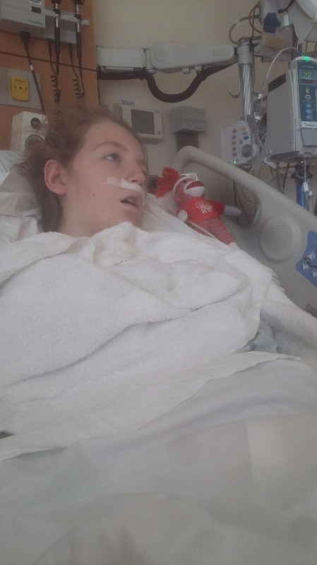 ▲▼美國印第安納州12歲女童埃利斯(Lindsay Ellis)2017年1月初因為流感住院，醫生給她開了5天份的「達菲」後，用藥第三天便開始出現嚴重幻覺。（圖／取自群眾募資網站 gofundme）