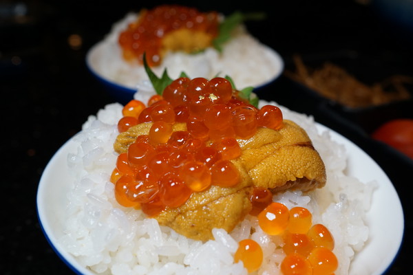 「囍聚精緻鍋物」極究高湯　頂級食材一字排開（圖／部落客提供）