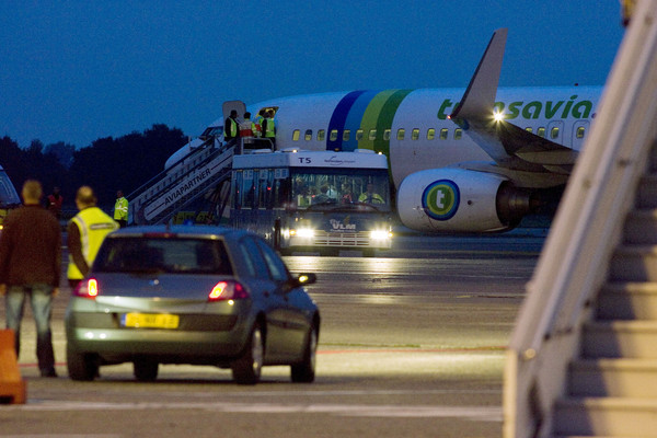 荷蘭泛航航空（Transavia）日前有一架從杜拜飛往阿姆斯特丹的班機，因為有一名乘客在飛機上「不停地放屁」，引起其他乘客不滿，因此爆發衝突，導致機長決定緊急迫降在「維也納」。（圖／達志影像／美聯社）