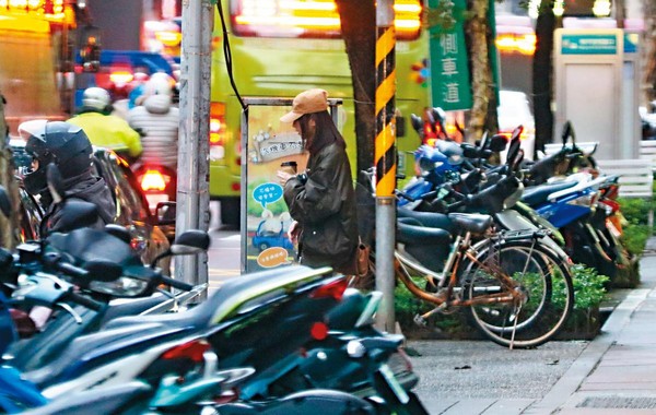 【極品慷薇戀】吳慷仁、邵雨薇閃爆戀情　前度莫名被甩　