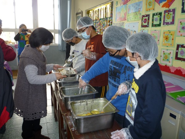 ▲新竹市嚴格把關學生午餐品質，讓學生安心健康用餐。