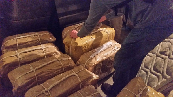 ▲▼俄羅斯駐阿根廷史館日前被阿根廷國家安全部突襲搜出總重400公斤的高純度古柯鹼。（圖／路透）