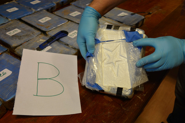▲▼俄羅斯駐阿根廷史館日前被阿根廷國家安全部突襲搜出總重400公斤的高純度古柯鹼。（圖／路透）